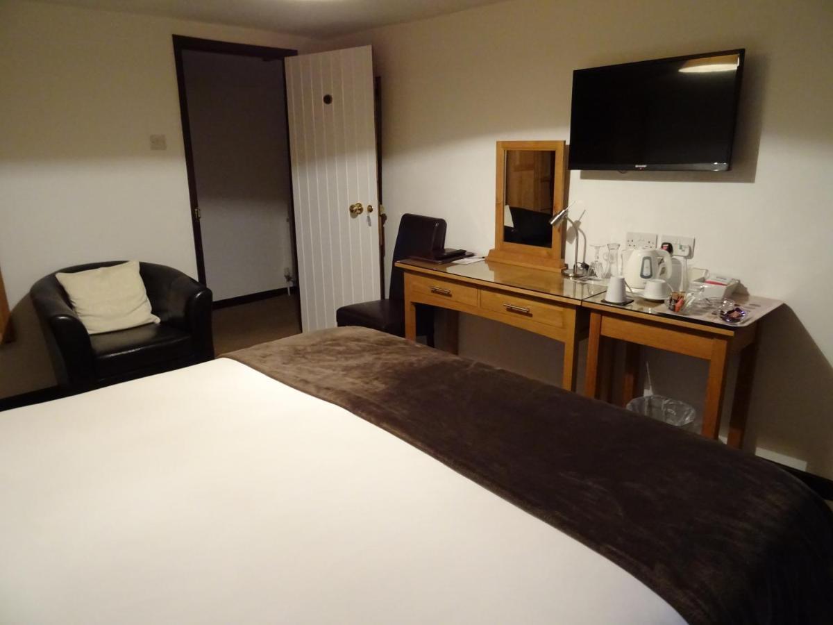Quiet Woman House Bed & Breakfast Halstock Екстериор снимка