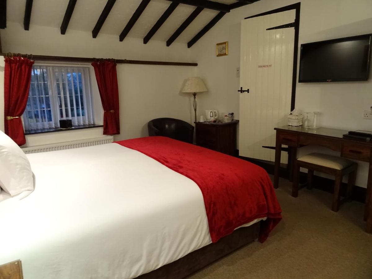 Quiet Woman House Bed & Breakfast Halstock Екстериор снимка