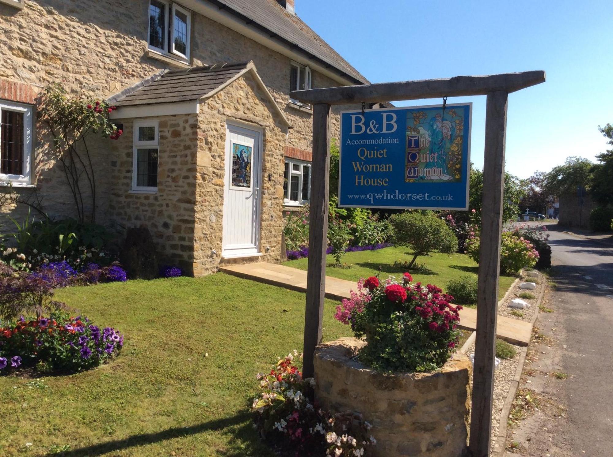 Quiet Woman House Bed & Breakfast Halstock Екстериор снимка